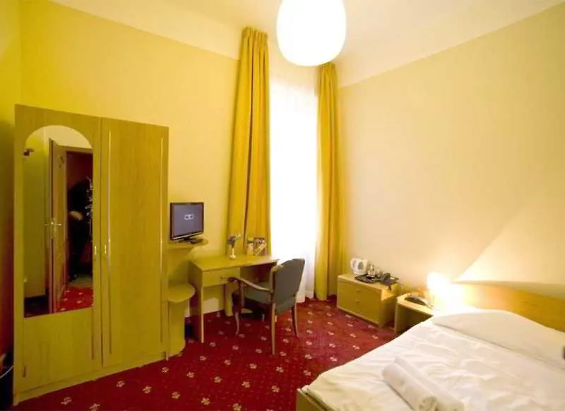 Hotel Palacky Karlovy Vary 4*,